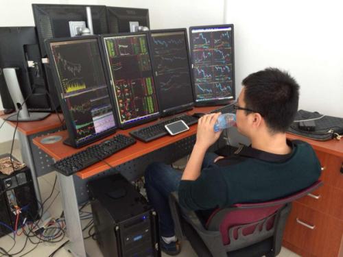 操盘手揭露庄家是怎么对敲的